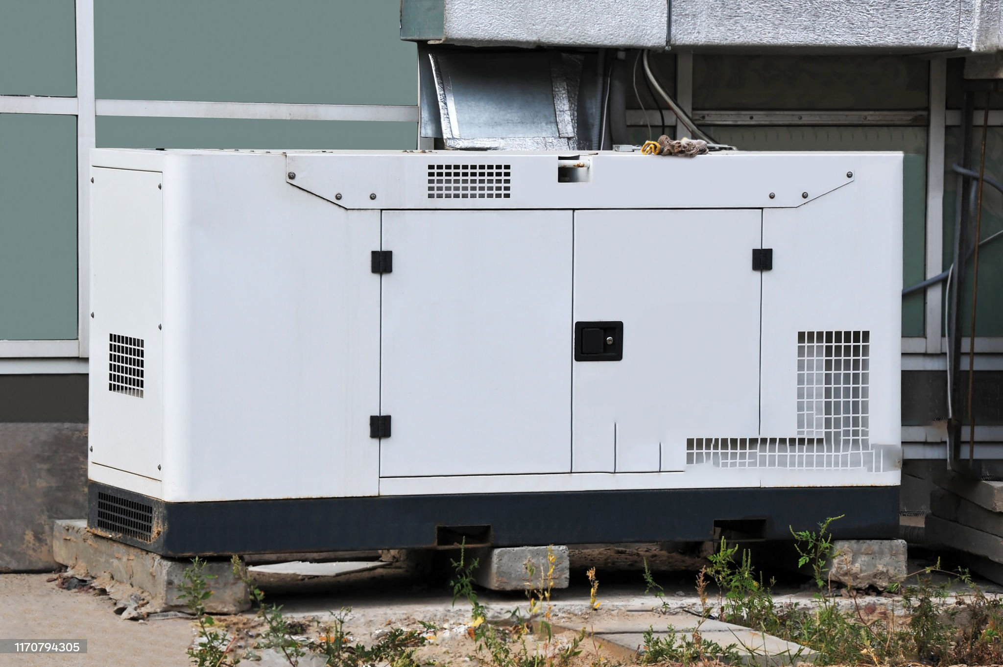 Generator and air conditioning installation icon